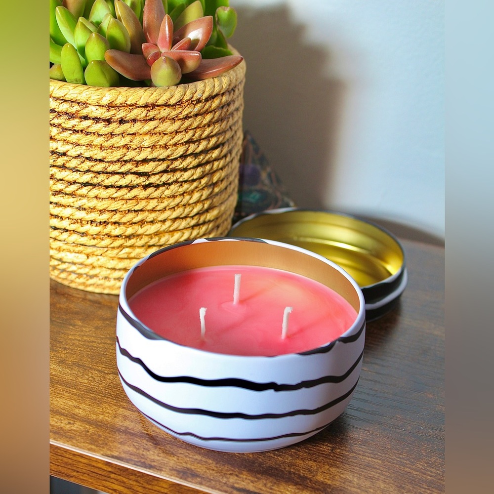 Rose Petals Coconut Luxury Wax Scented Candle Essential Oils Hand Poured 8 oz
